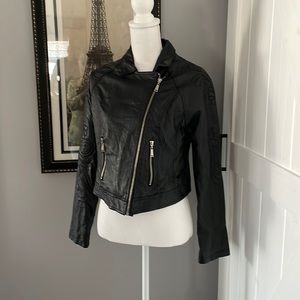 Woman’s Joujou black jacket